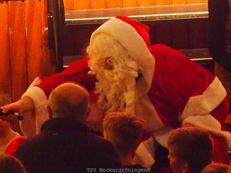 Der Weihnachtsmann treibt es mit zwei braven Mädchen Der Weihnachtsmann treibt es mit zwei braven Mädchen